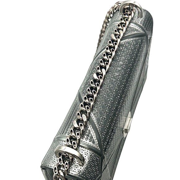 Christian Dior Silver Metallic Micro Cannage Patent Medium Diorama Flap Bag - Picture 5 of 16